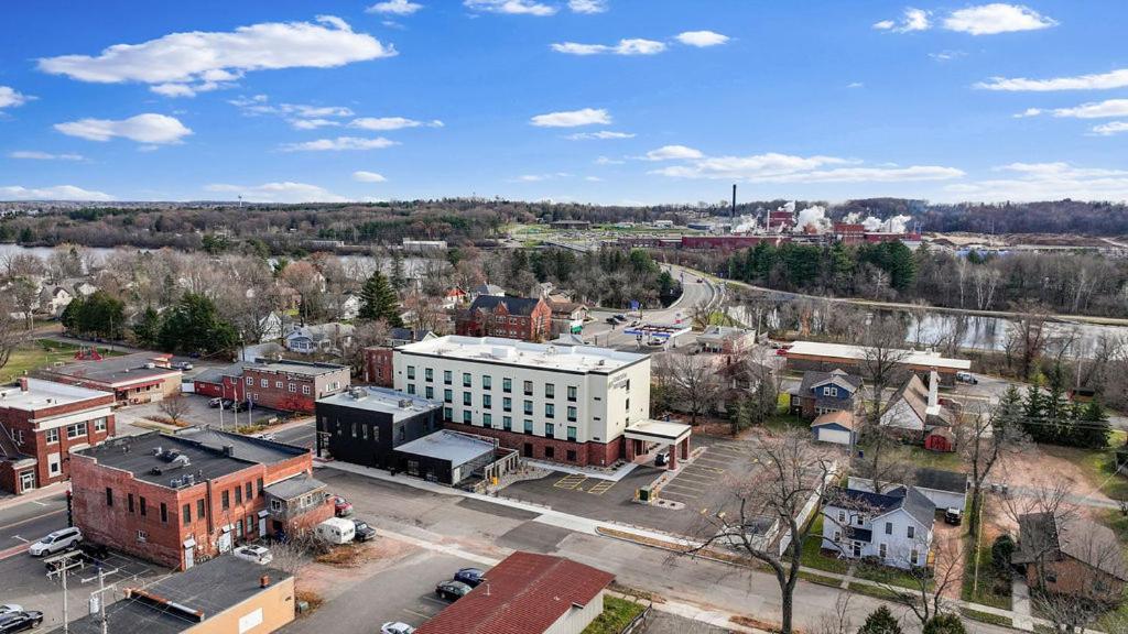 Cobblestone Hotel & Suites - Mosinee Exterior foto